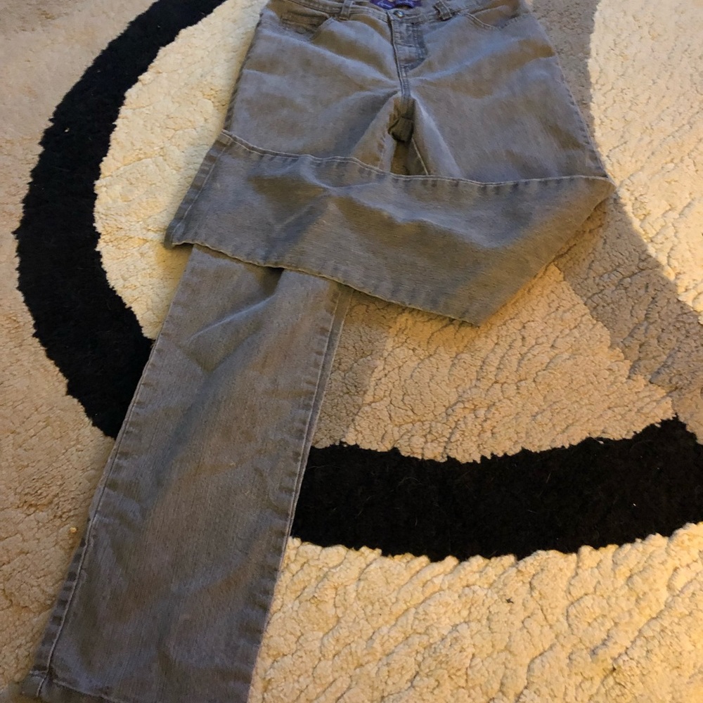 Gloria Vanderbilt jeans. Size 8